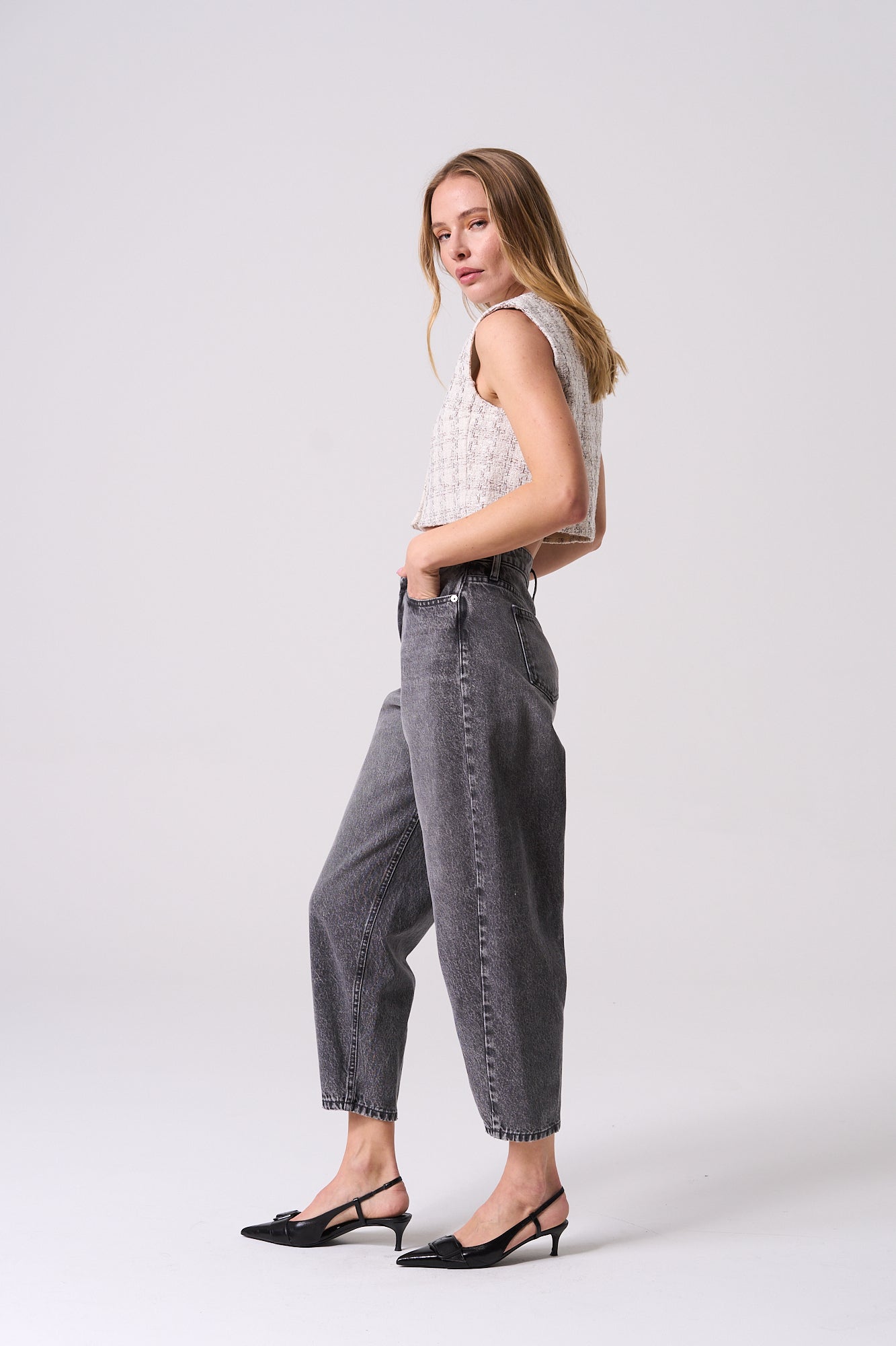 ★NEW★ HIGH RISE BALLOON FIT JEANS IN GREY